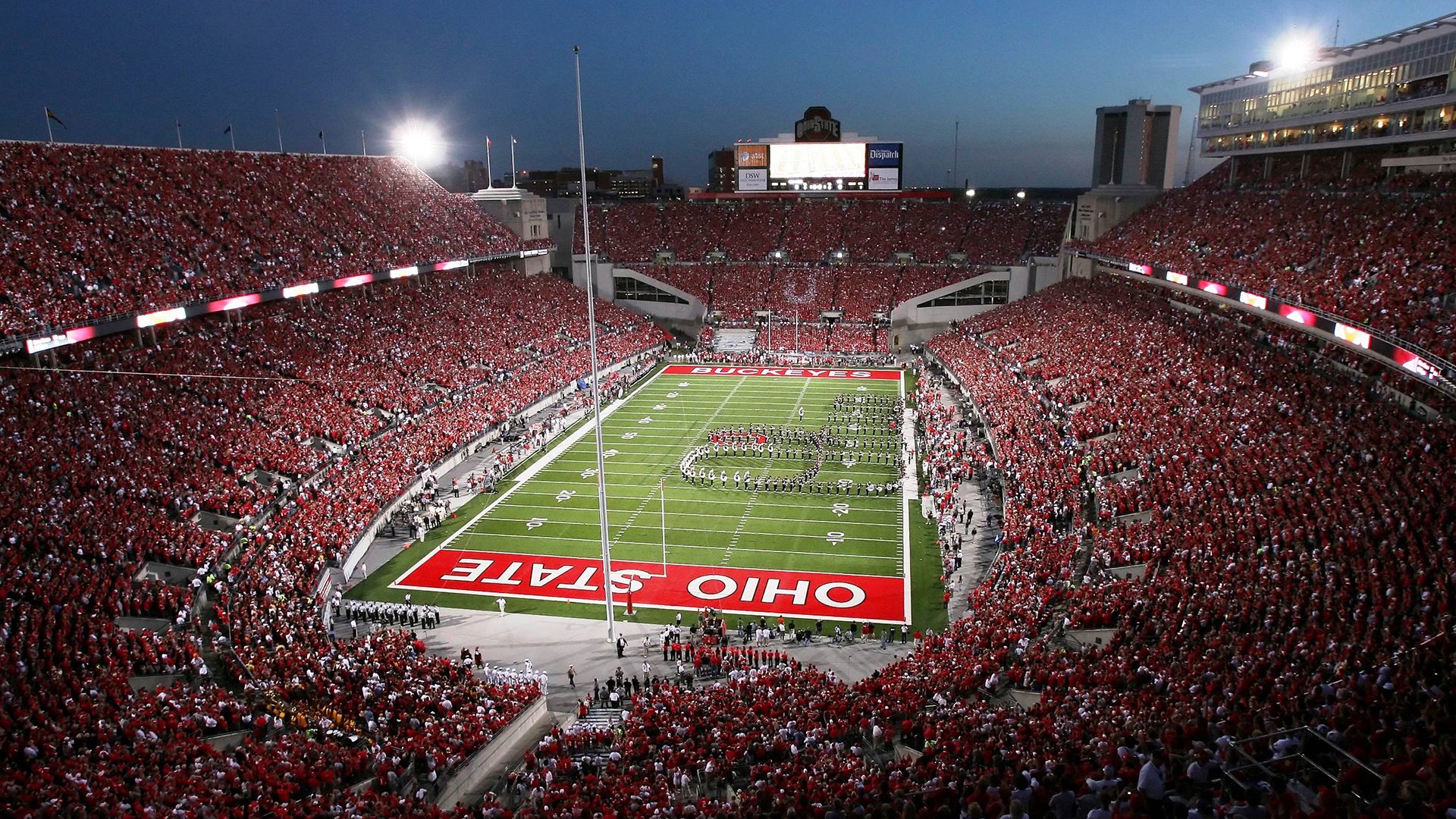 赛道与球场的双重奏鸣，F1新赛季揭幕战之夜，拉梅洛刷新纪录