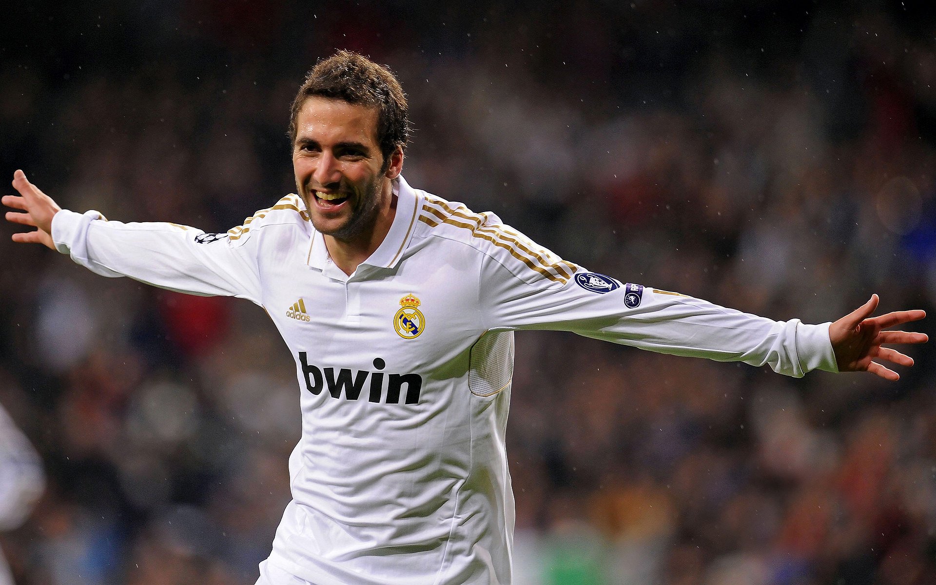 当铁骑踏过阿尔卑斯，法国横扫瑞士之夜，莫德里奇在巴黎点亮巴尔干星辰